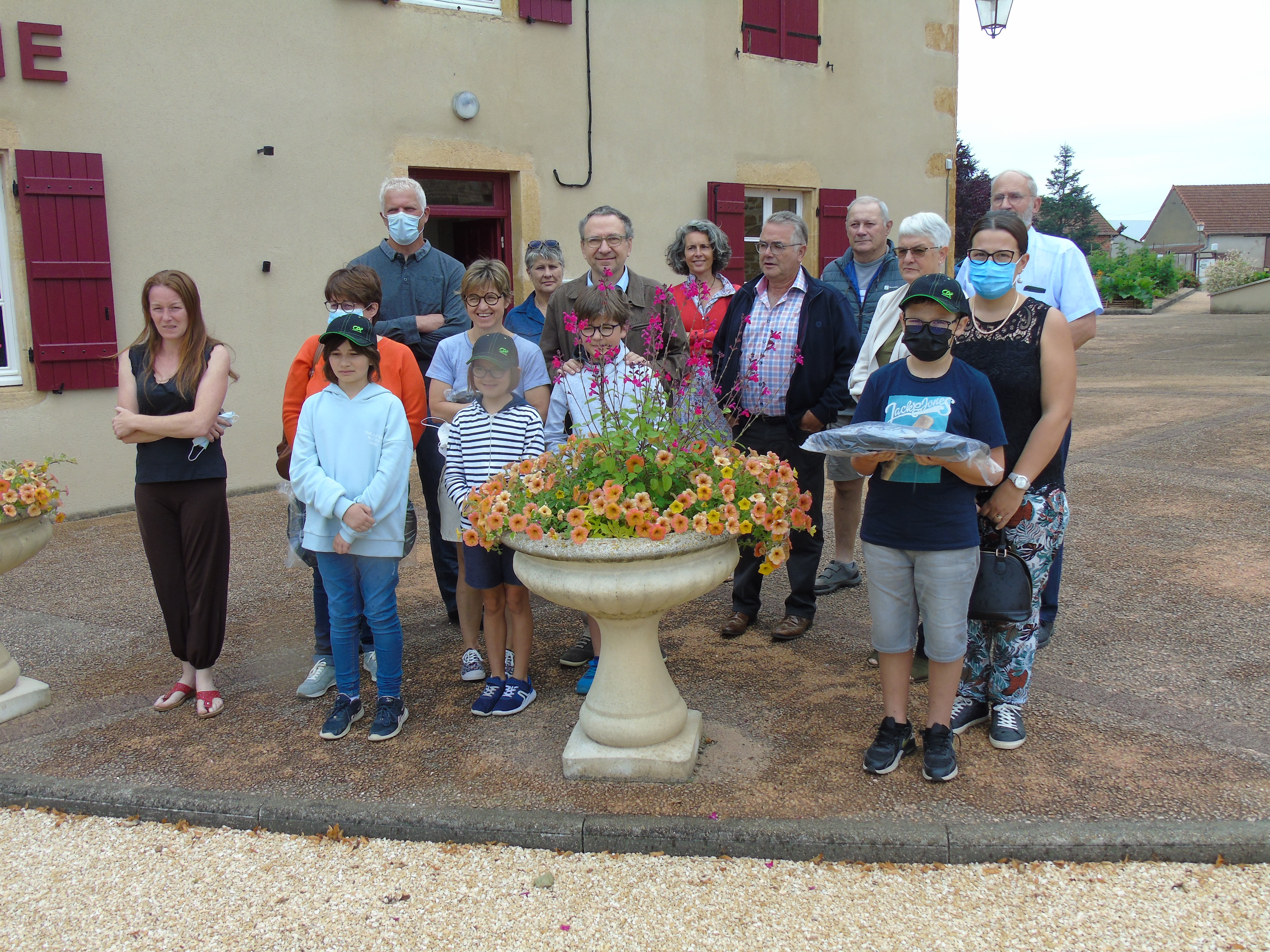 remise des cadeaux aux enfants